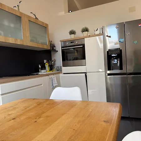 3 Mit Meerblick 2 Min Vom Entfernt דירה Podglavica